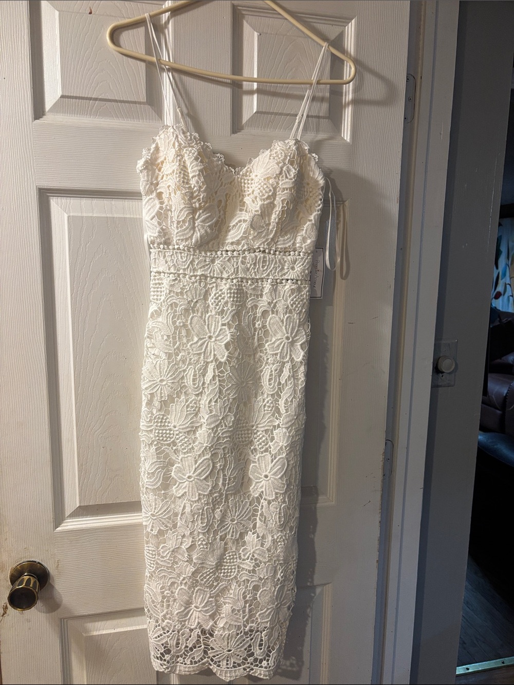 Elegant White Lace Spaghetti Strap Dress